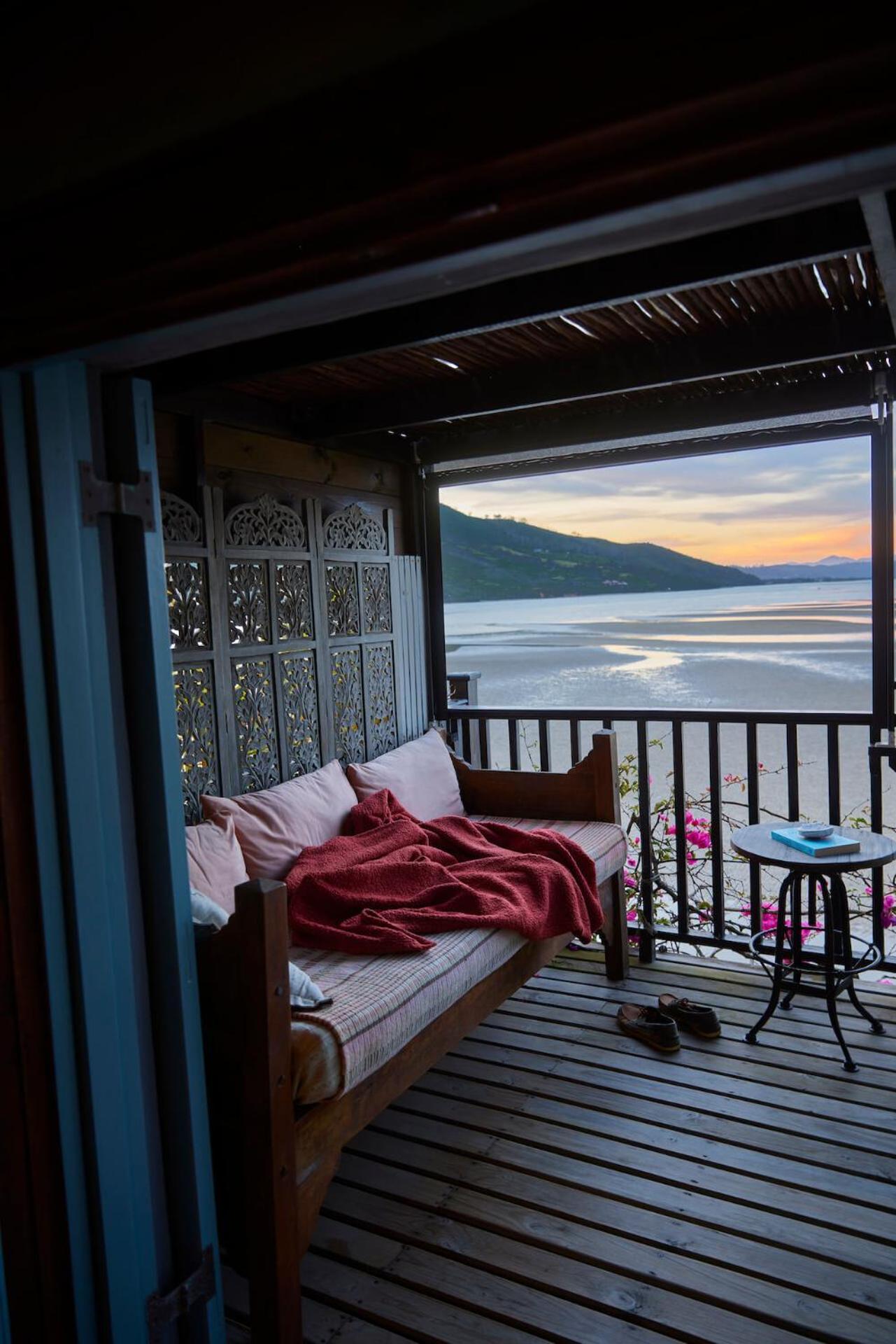 Twoangels Hotel Книсна Екстериор снимка