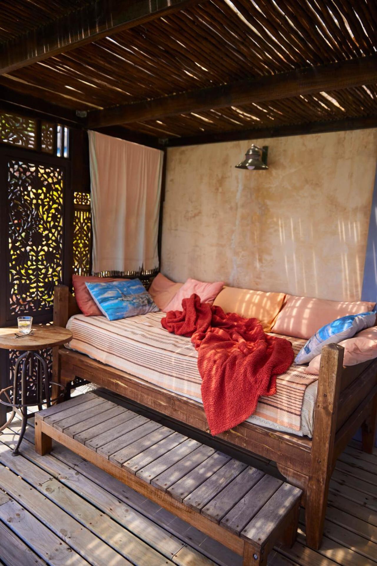 Twoangels Hotel Книсна Екстериор снимка