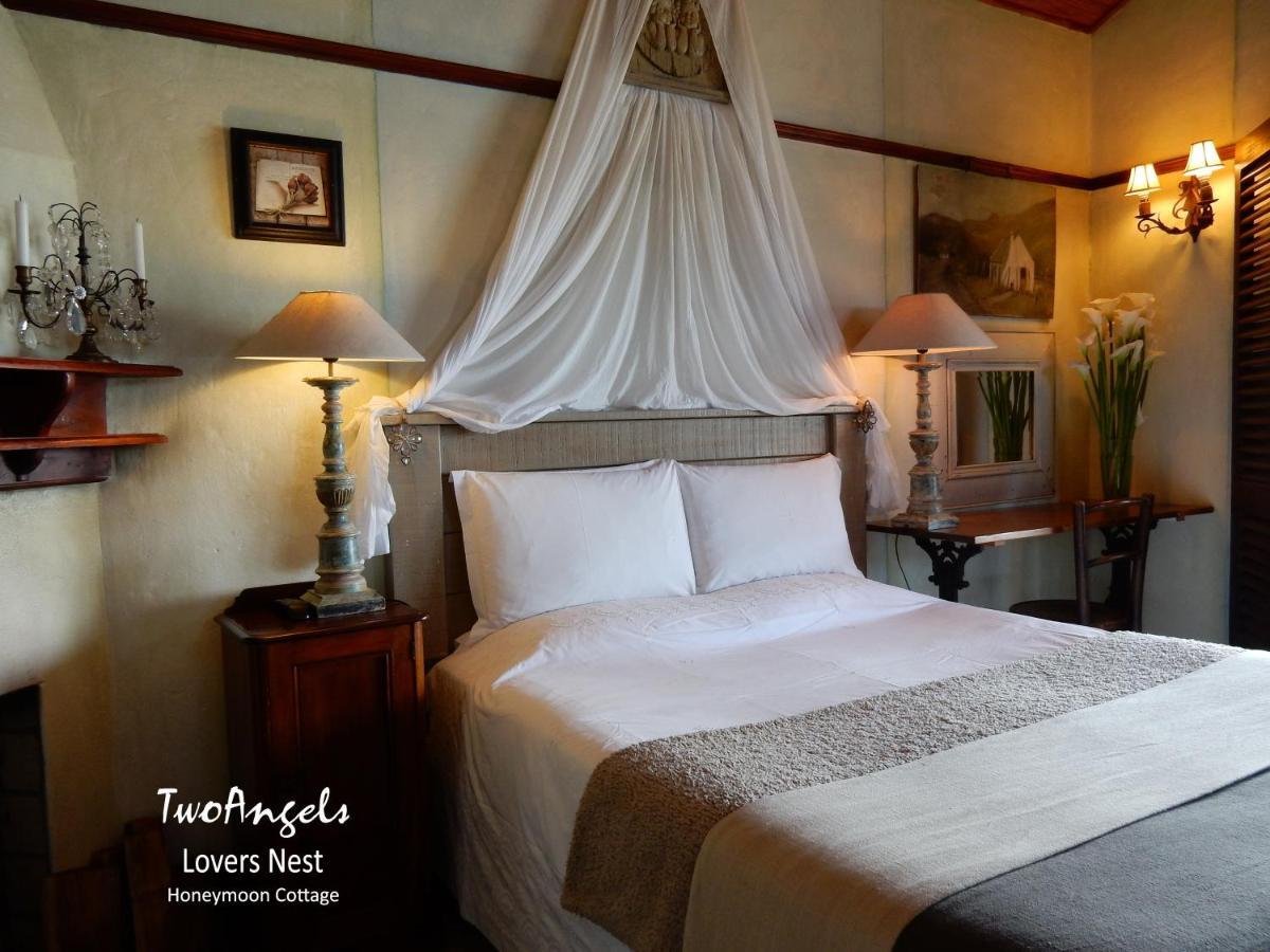 Twoangels Hotel Книсна Екстериор снимка